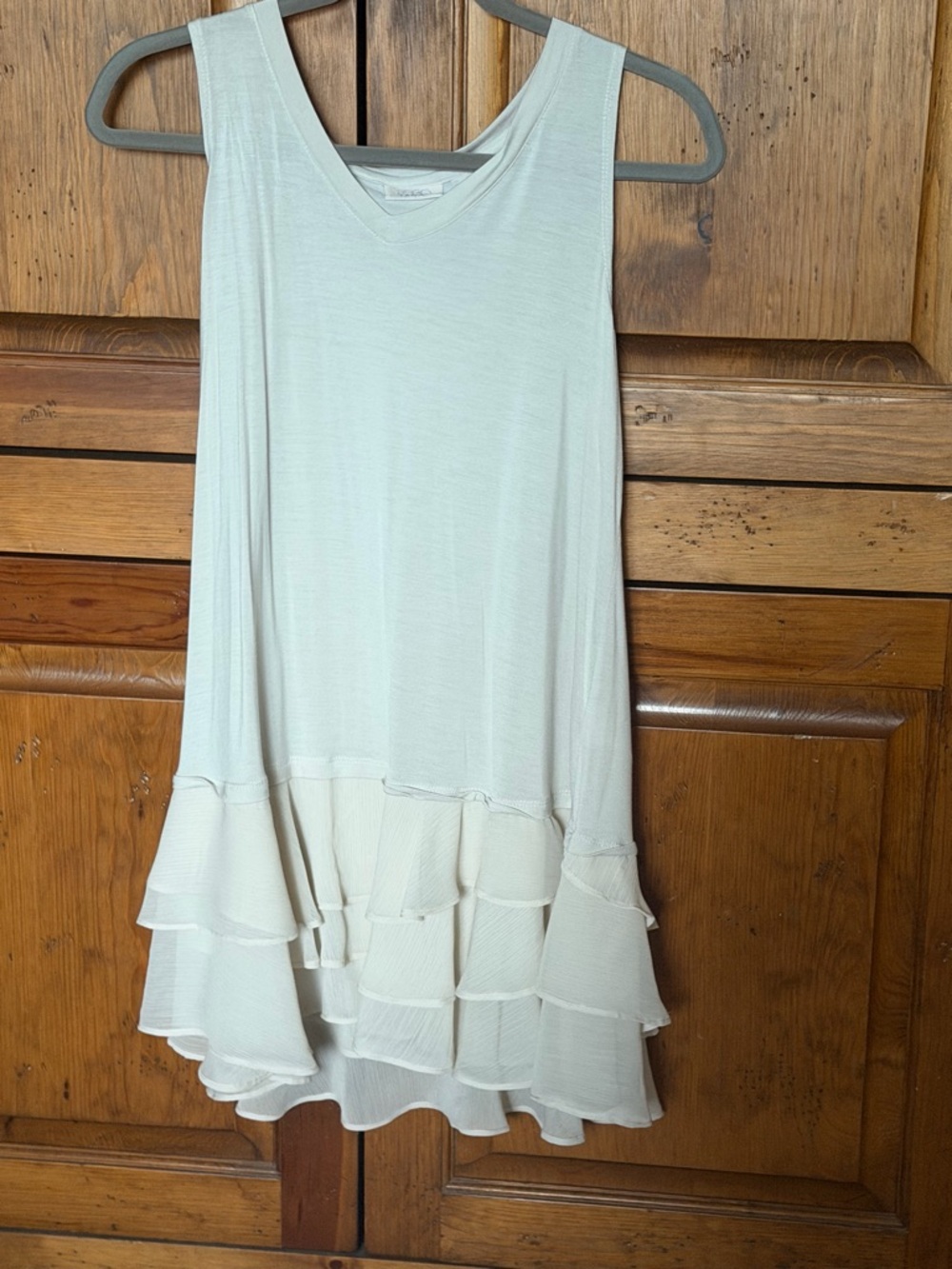 LOGO by Lori Goldstein Cream sleeveless ruffled Tank Top - NEW